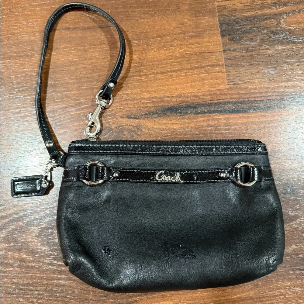 Coach Gallery Black Leather Medium Corner Zip Wristlet with Wrist Strap, Hangtag